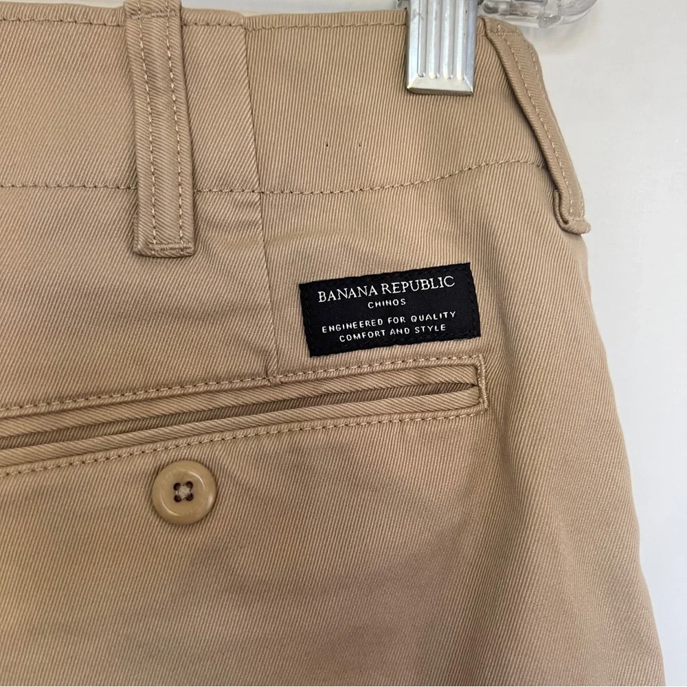 Banana Republic khaki beige slim fit chino pants 31x30